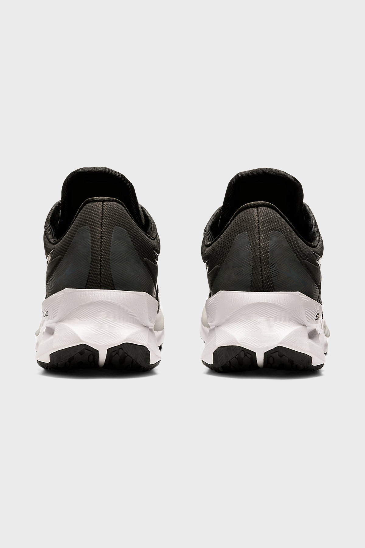 Asics - Novablast - Black Carrier Grey