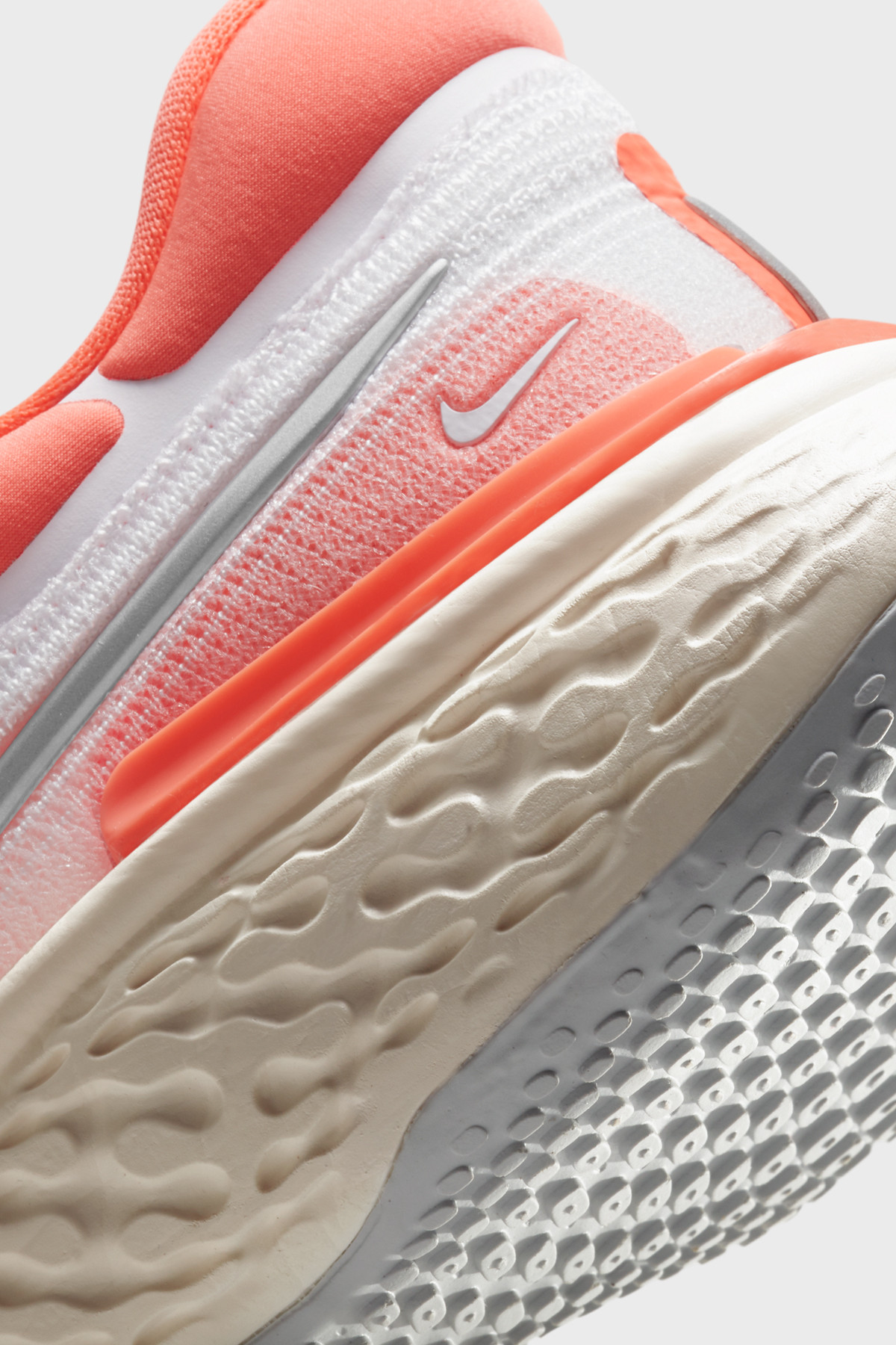 NIKE W - Nike ZoomX Invincible Run Flyknit - WHITE ORANGE
