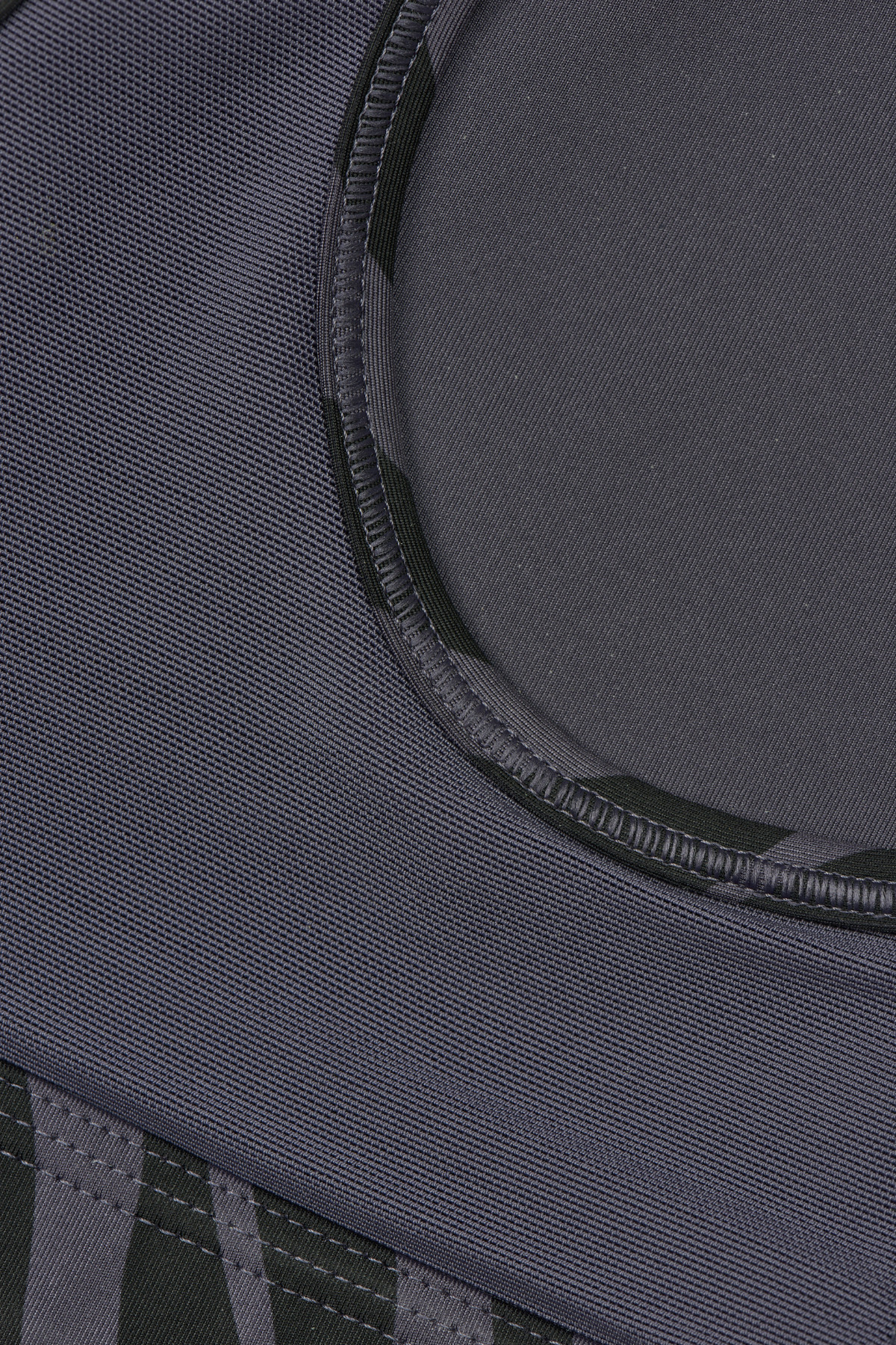 NIKE - W Nike Dri-FIT Swoosh Icon Clash Bra - Raisin