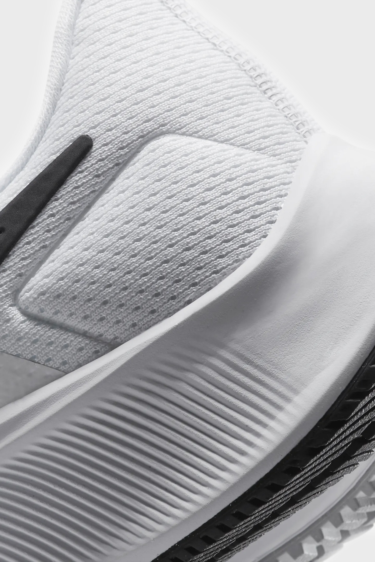 NIKE - Nike Air Zoom Pegasus 38 - WHITE