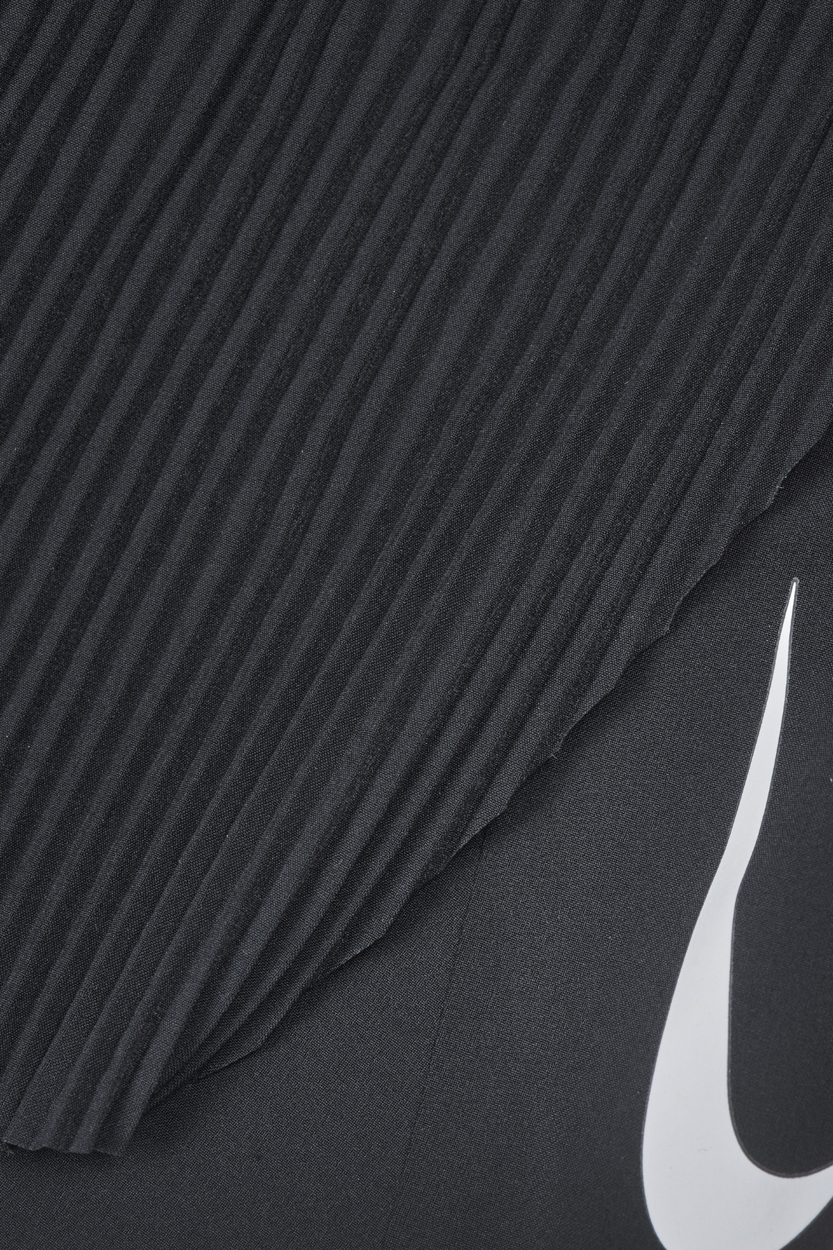 NIKE W - AEROSWIFT SHORTS - BLACK