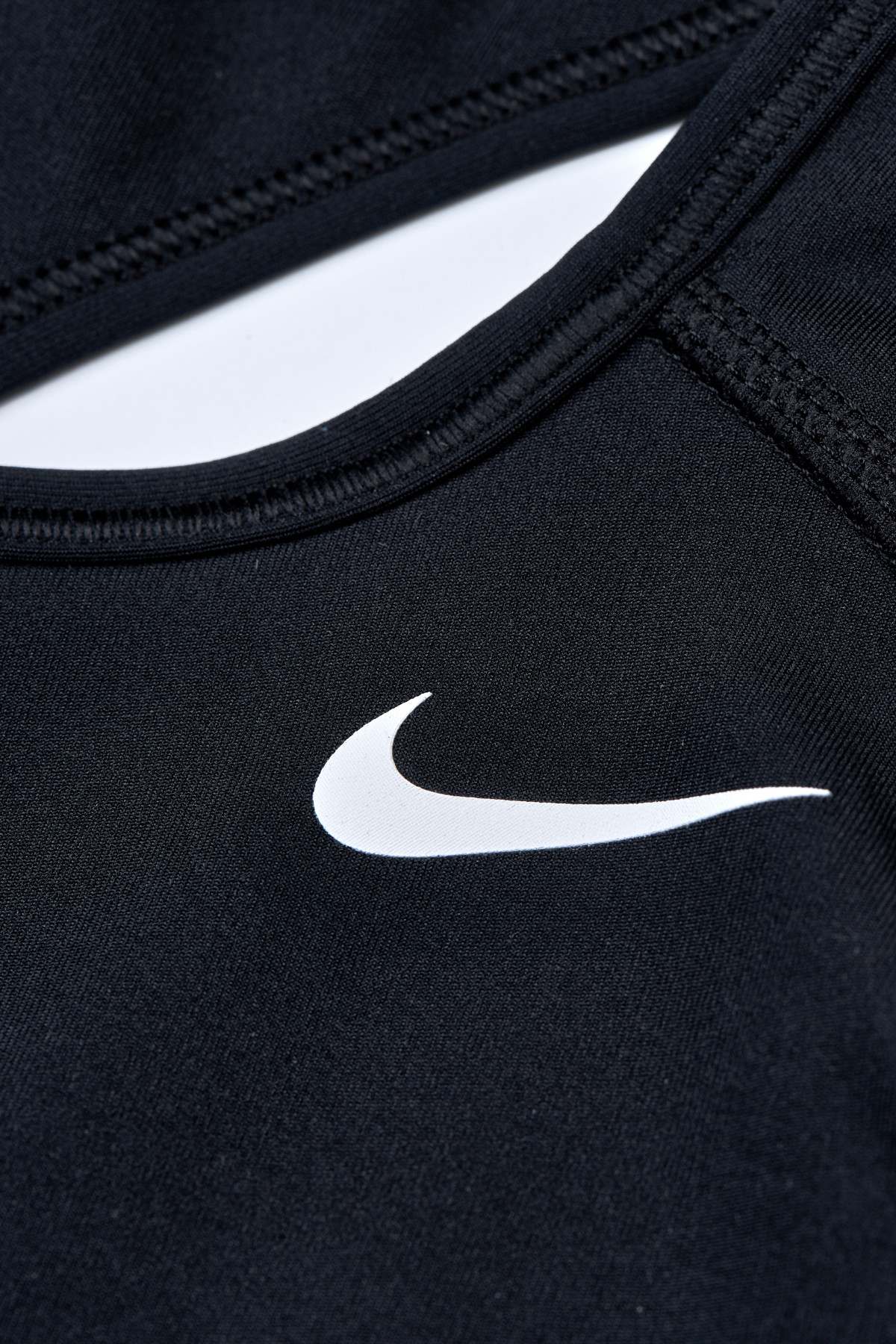 NIKE W - DRI-FIT SWOOSH BRA - BLACK
