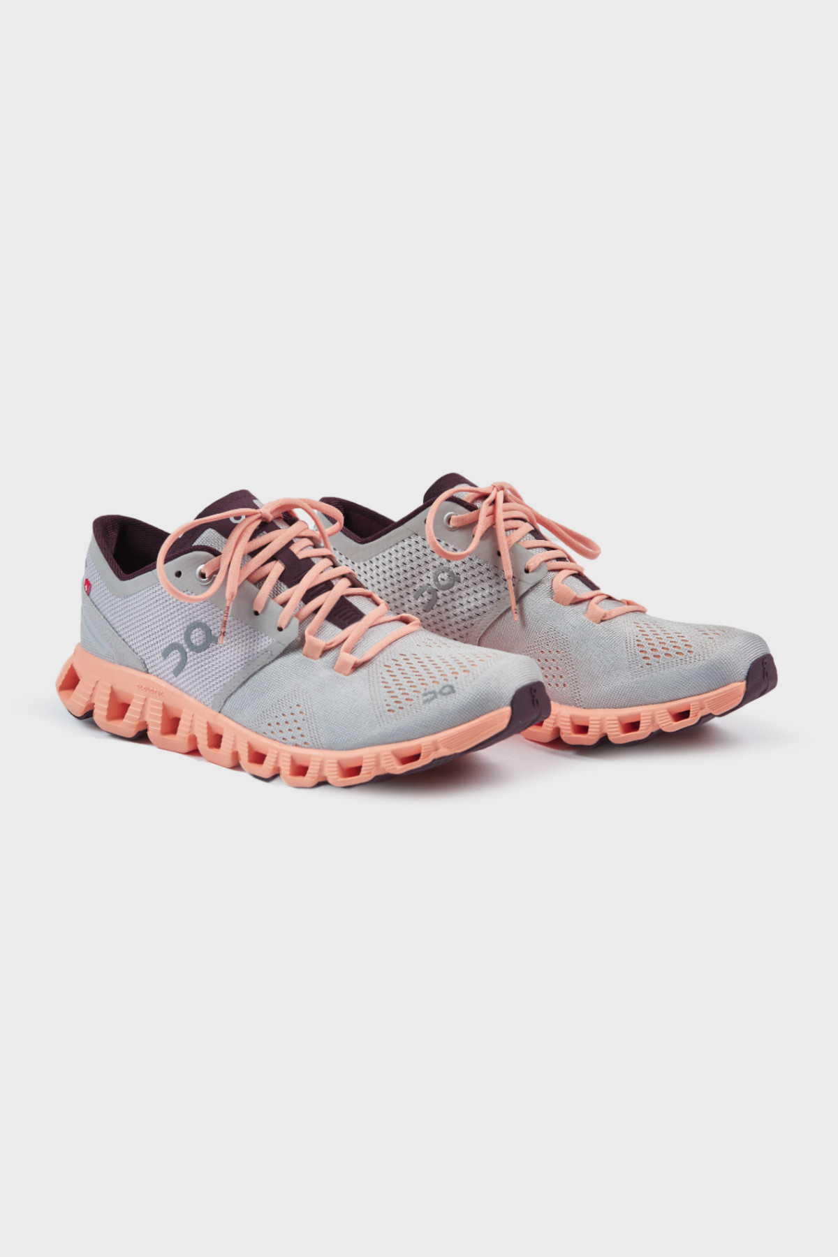 On W - Cloud X - Silver Almond