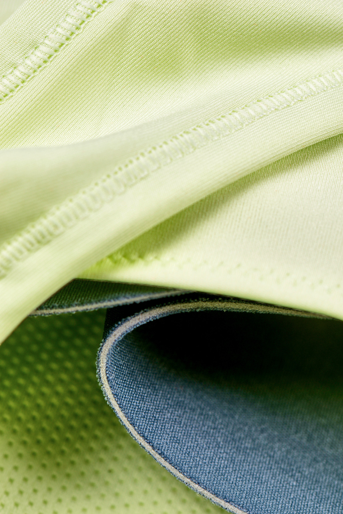 NIKE W - LONG LINE SWOOSH BRA - LIGHT GREEN