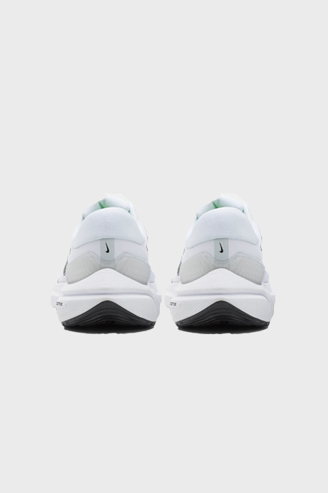NIKE - AIR ZOOM VOMERO 16 - WHITE