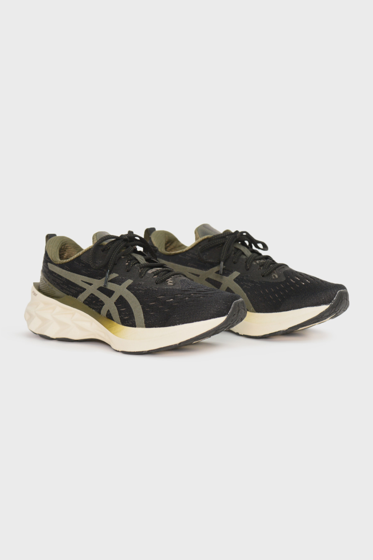 ASICS - NOVABLAST 2 - BLACK OLIVE CANVAS