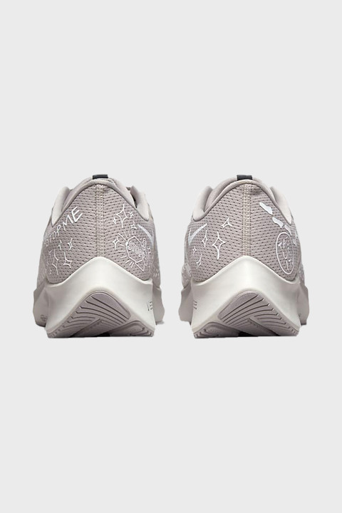 NIKE - AIR ZOOM PEGASUS 38 NB - COLLEGE GREY WHITE LIGHT
