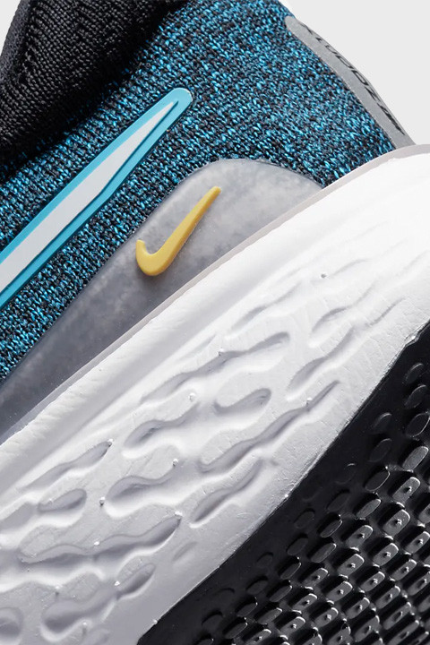 Nike - ZoomX Invincible Run Flyknit 2 - Black White Chlorine Blue