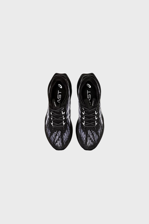 ASICS - NOVABLAST 3 - BLACK WHITE