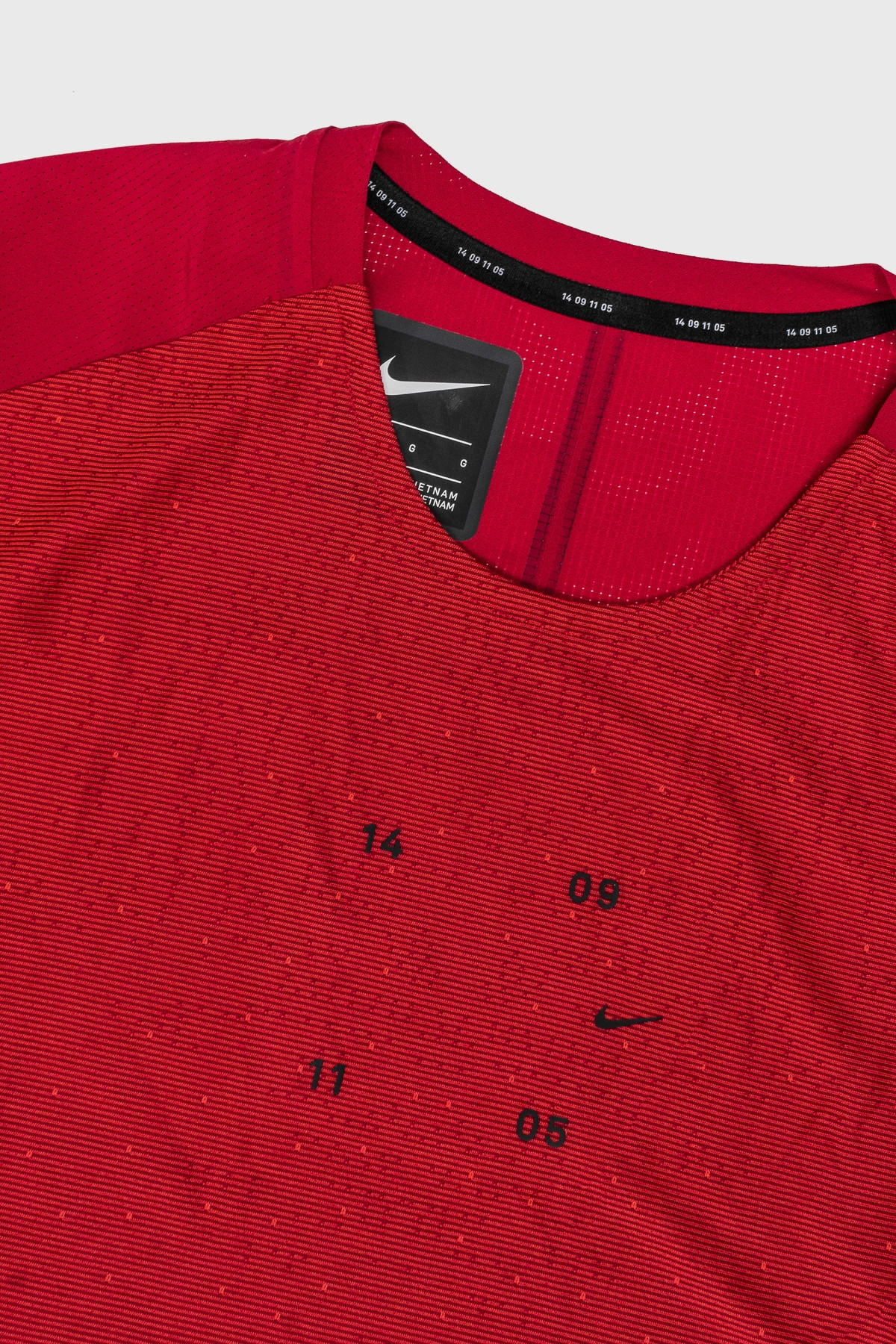 Nike - Tech Pack tee - red